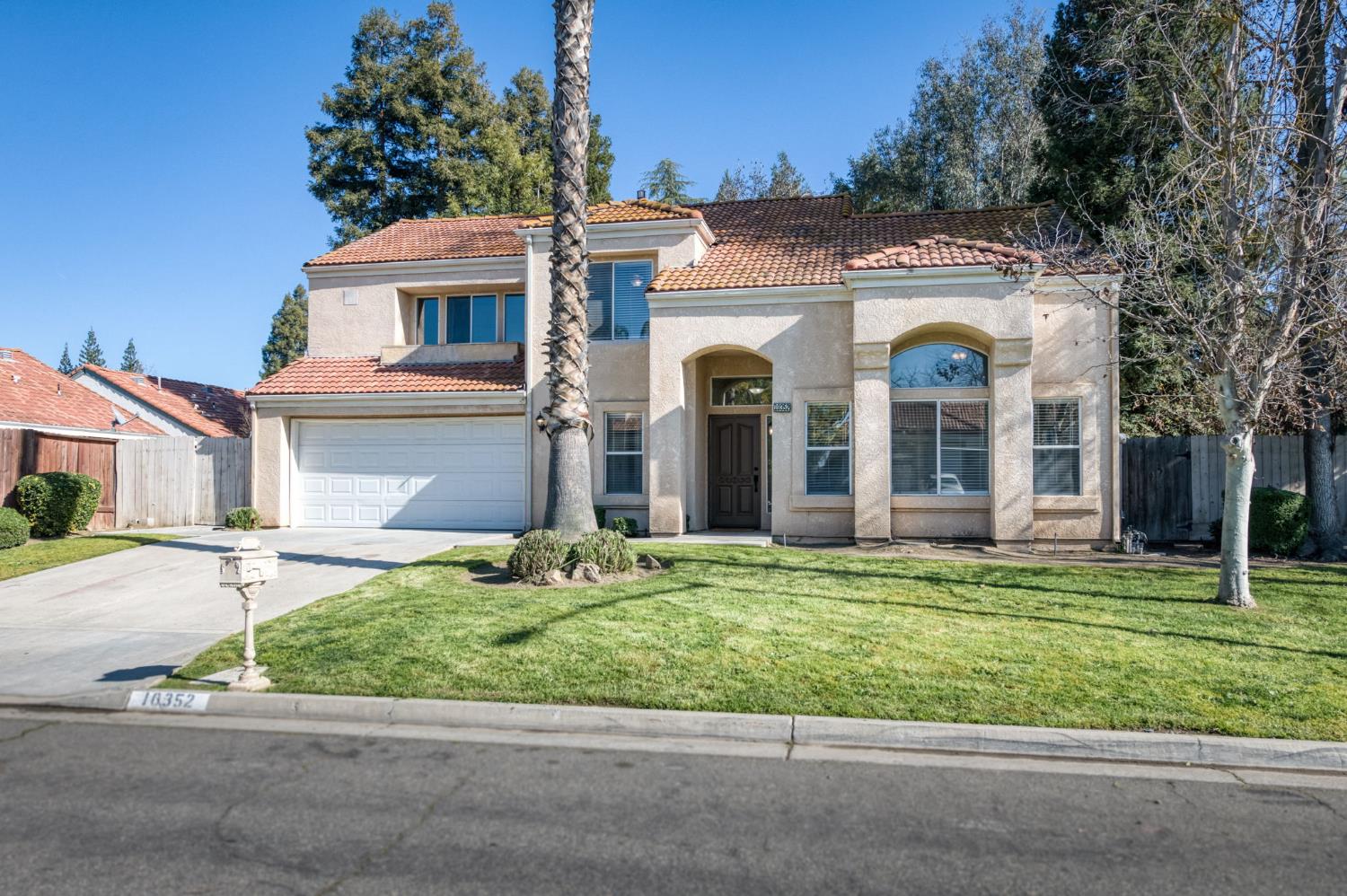 10352 N Doheny Dr, Fresno, CA 93730