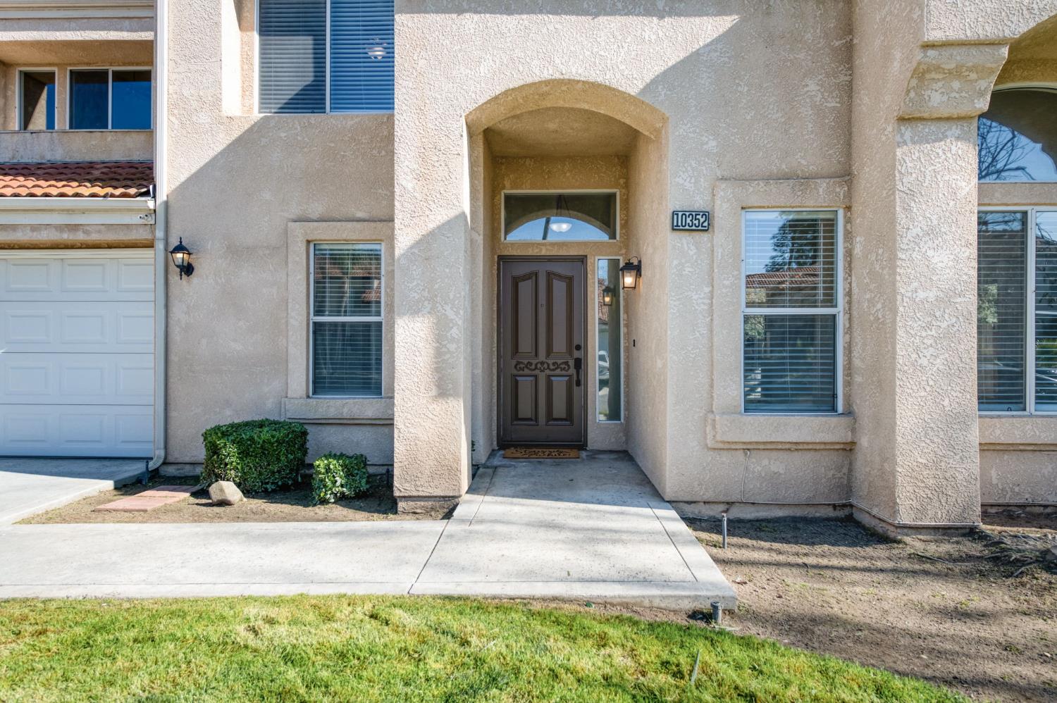 10352 N Doheny Dr, Fresno, CA 93730