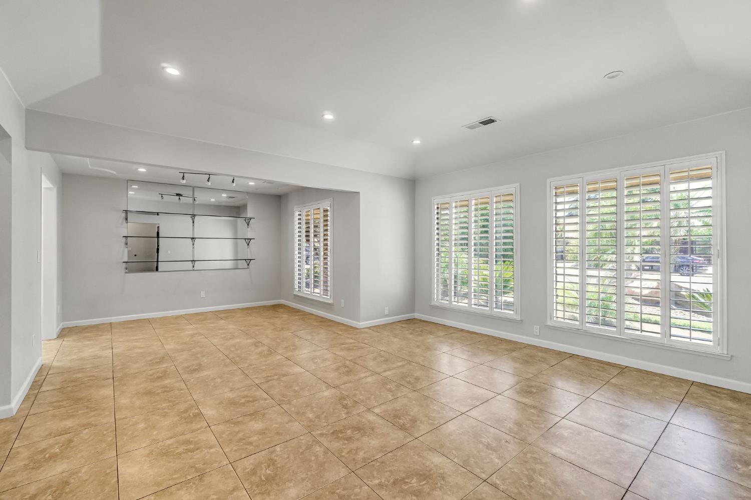 493 Timmy Ave, Clovis, CA 93612