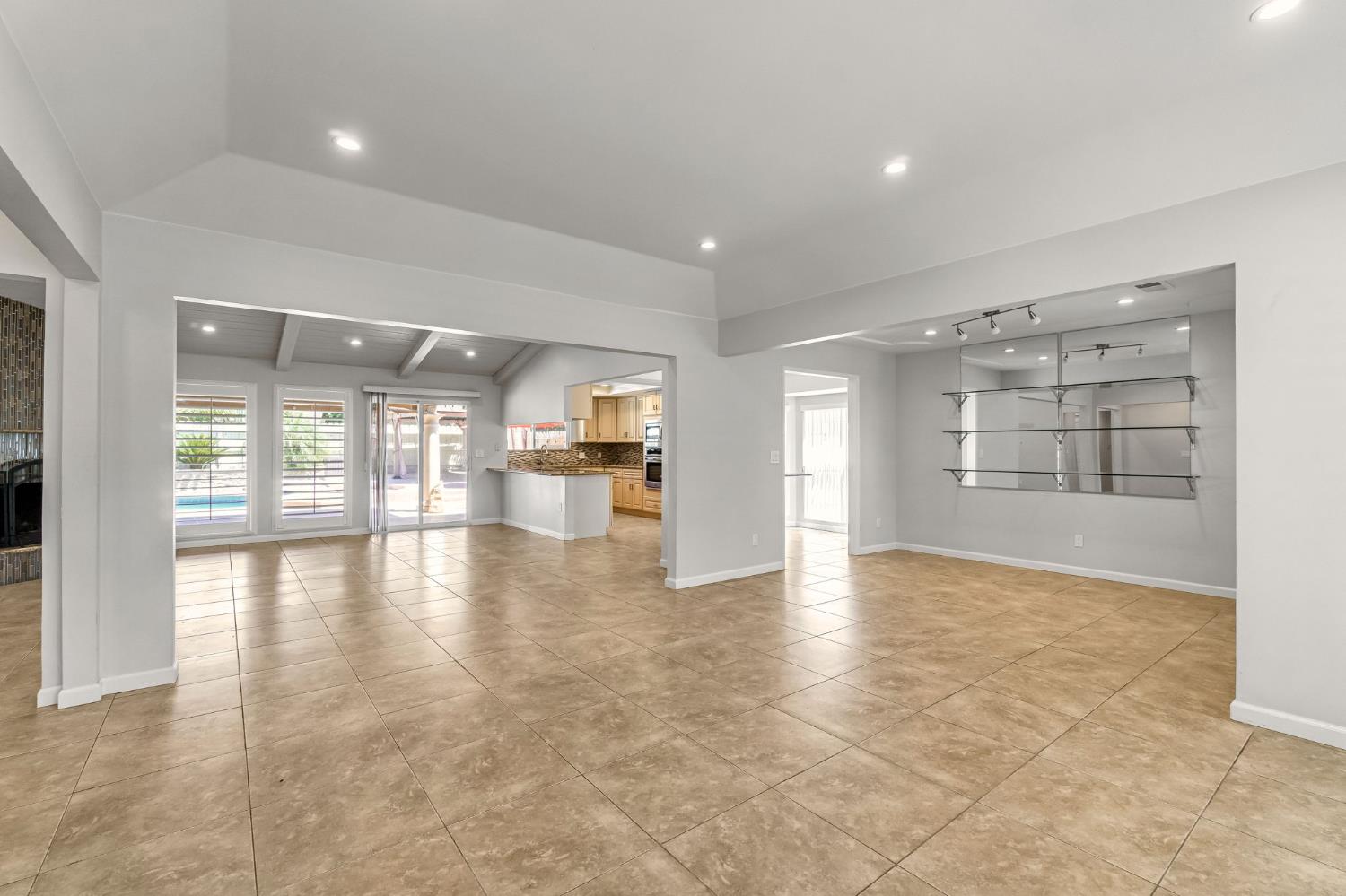 493 Timmy Ave, Clovis, CA 93612