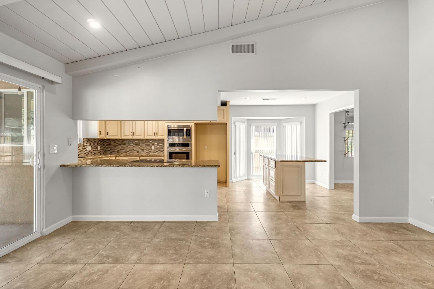 493 Timmy Ave, Clovis, CA 93612