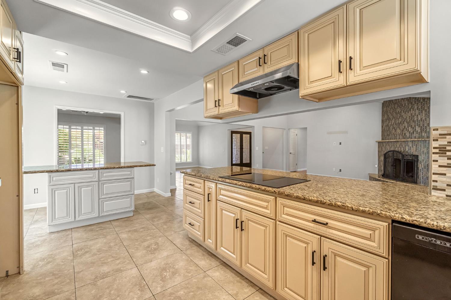 493 Timmy Ave, Clovis, CA 93612