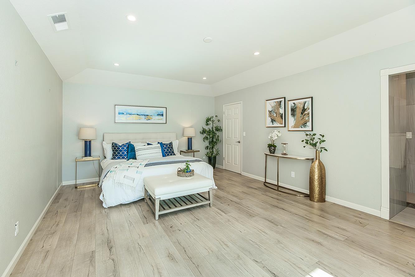 493 Timmy Ave, Clovis, CA 93612