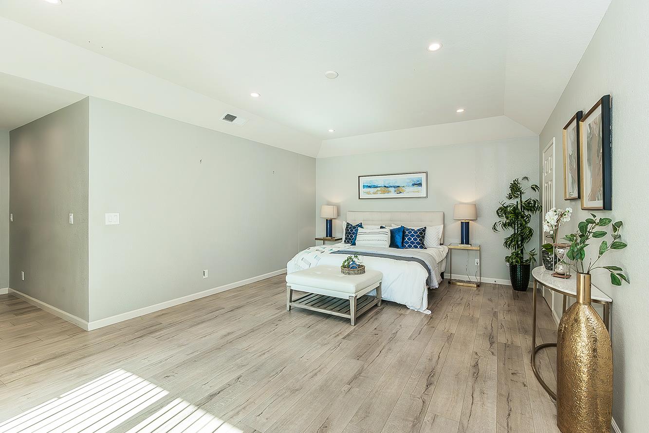 493 Timmy Ave, Clovis, CA 93612