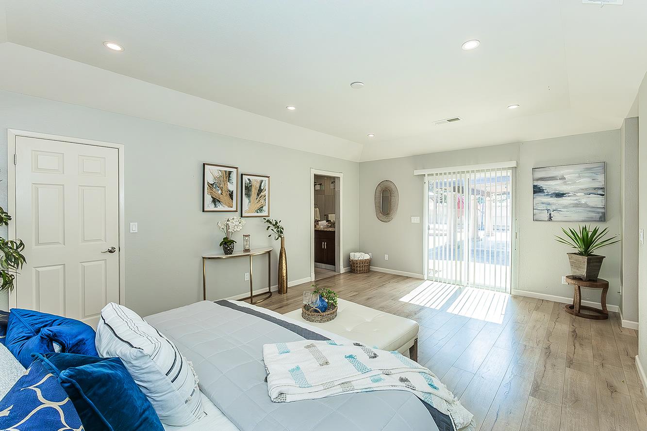 493 Timmy Ave, Clovis, CA 93612