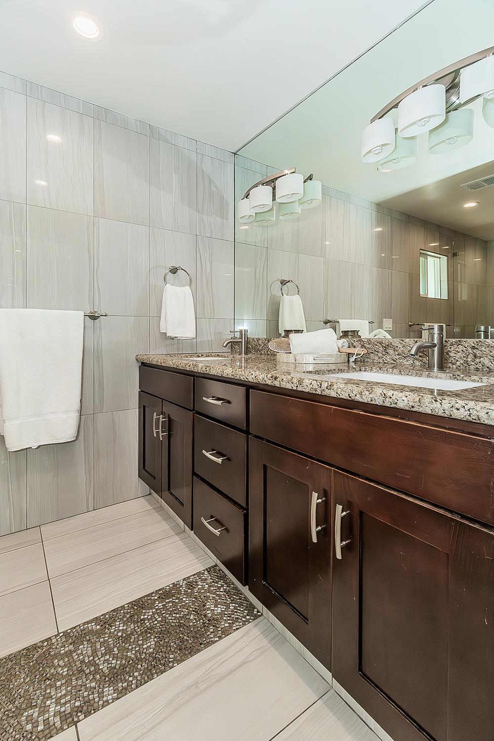 493 Timmy Ave, Clovis, CA 93612