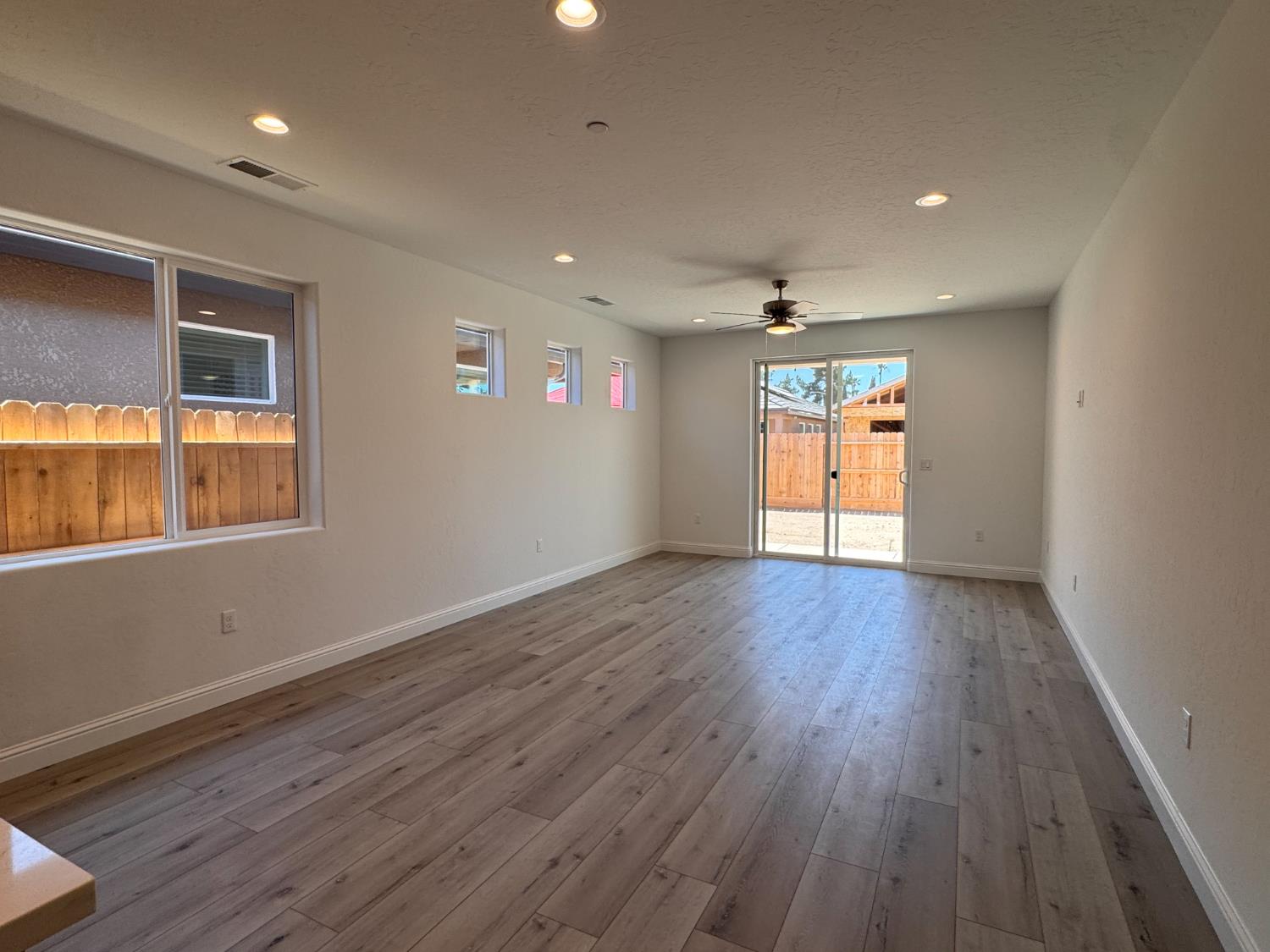 474 W Windsor Ave, Clovis, CA 93612