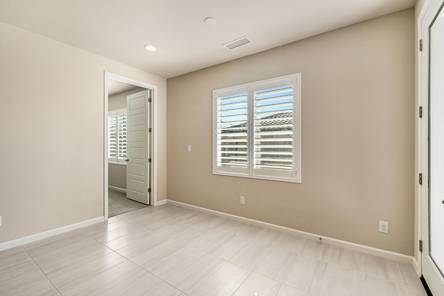 642 Stone Crest Ave, Madera, CA 93636