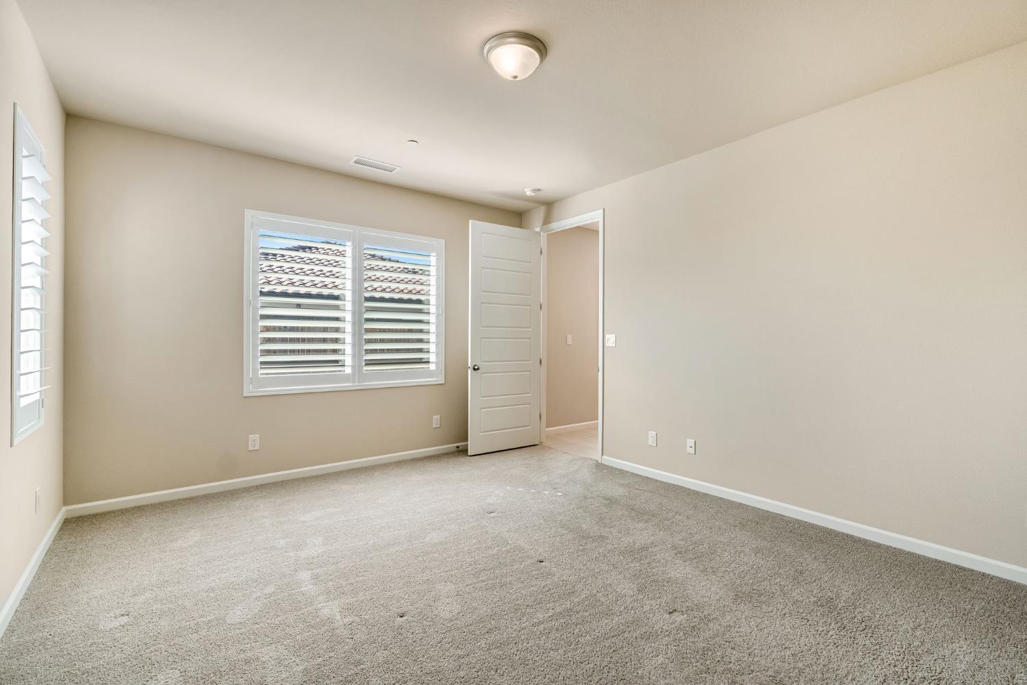 642 Stone Crest Ave, Madera, CA 93636