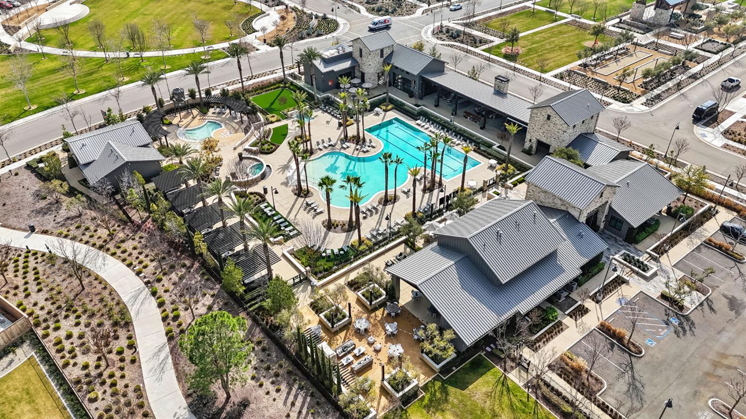 642 Stone Crest Ave, Madera, CA 93636