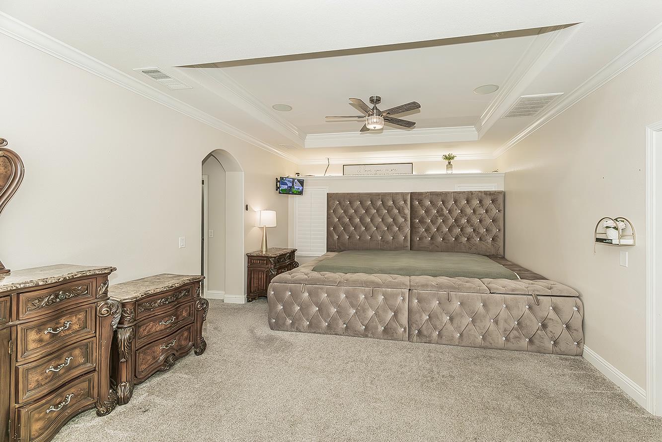 2888 Ashcroft Ave, Clovis, CA 93611