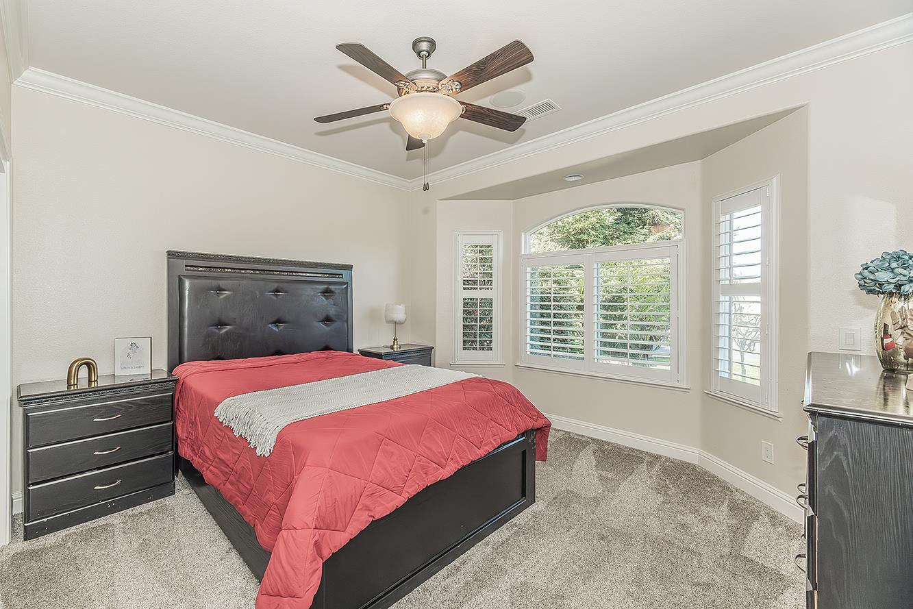 2888 Ashcroft Ave, Clovis, CA 93611