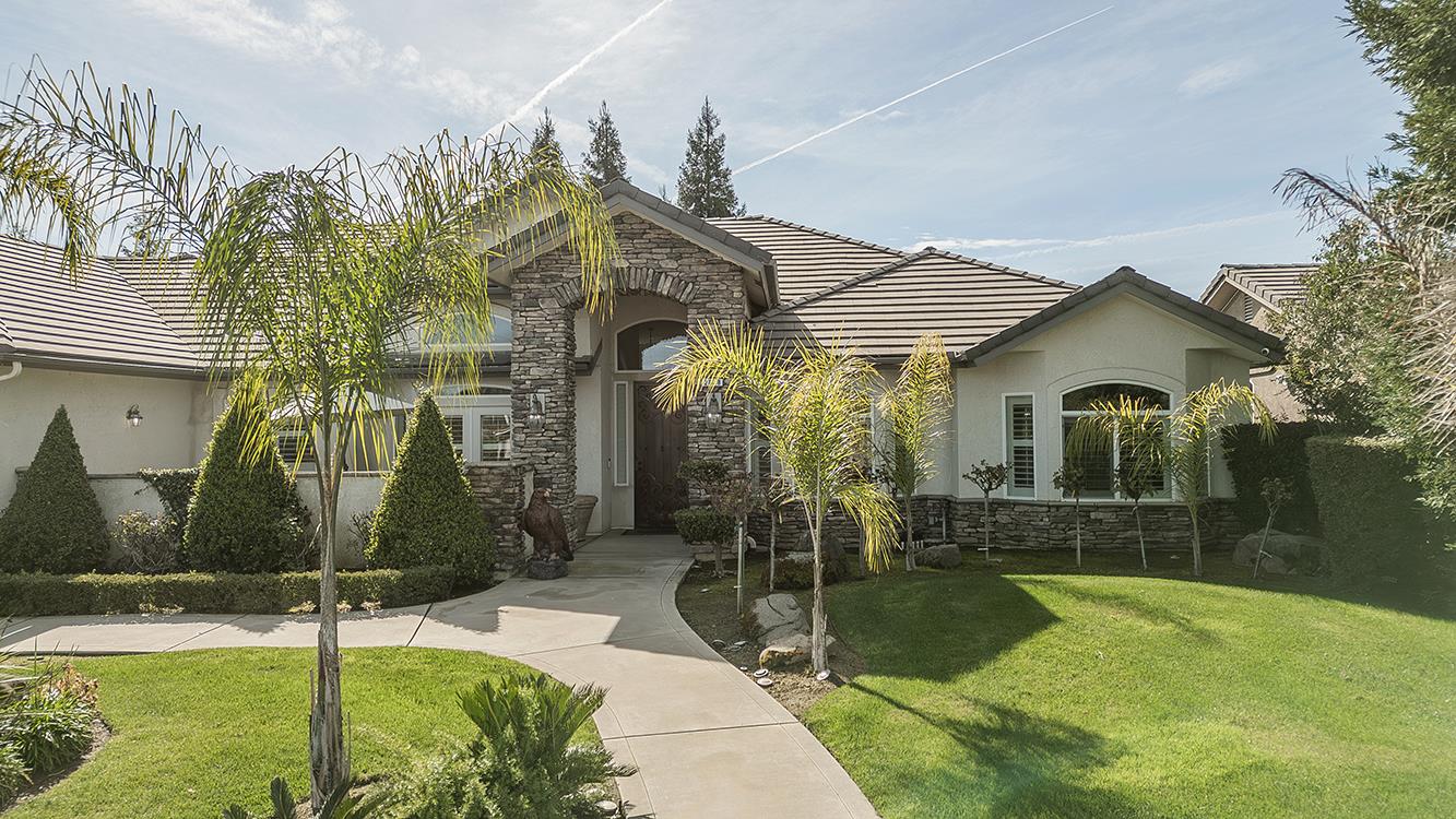 2888 Ashcroft Ave, Clovis, CA 93611