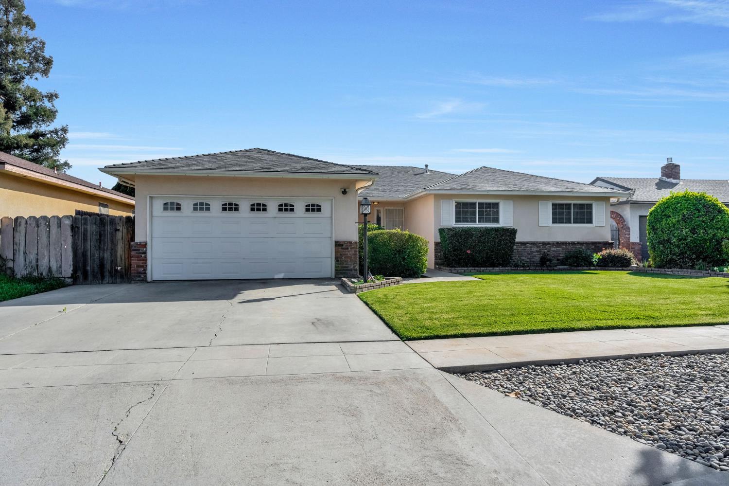 1263 E Ellery Ave, Fresno, CA 93710