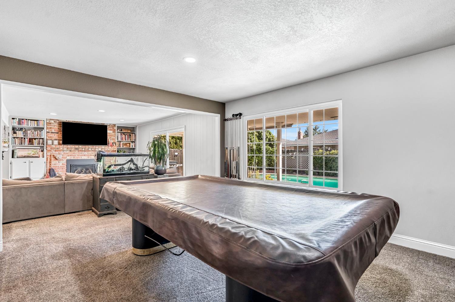 1263 E Ellery Ave, Fresno, CA 93710