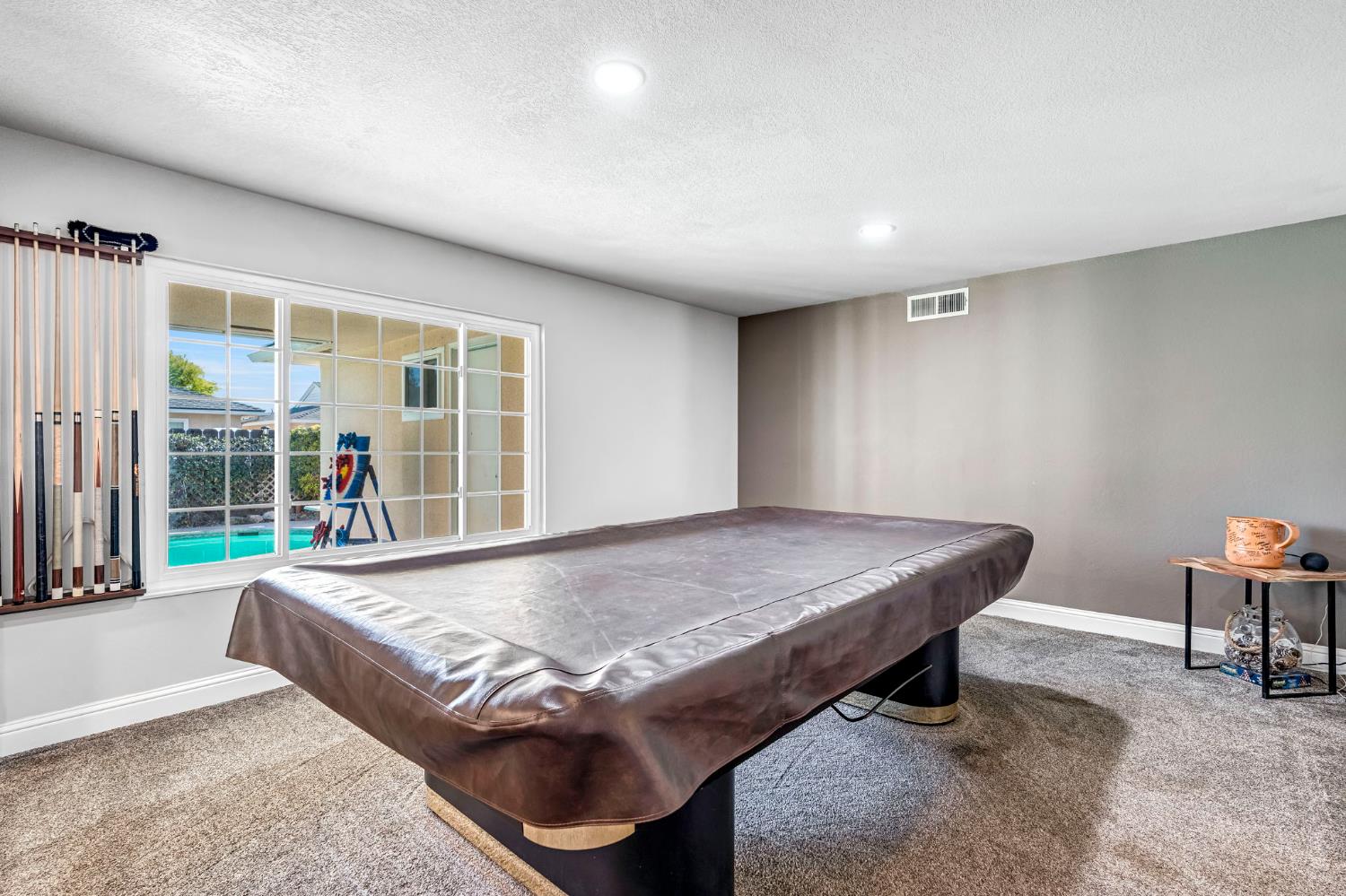 1263 E Ellery Ave, Fresno, CA 93710