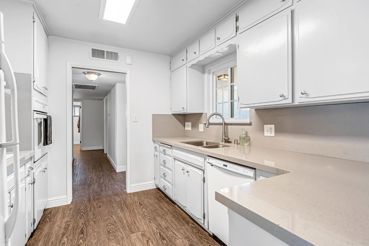 1263 E Ellery Ave, Fresno, CA 93710