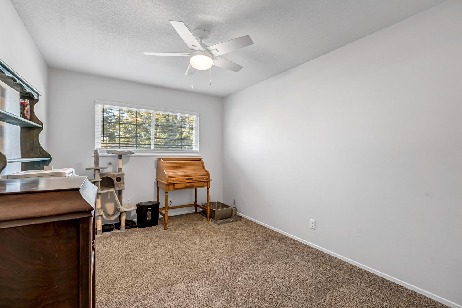 1263 E Ellery Ave, Fresno, CA 93710