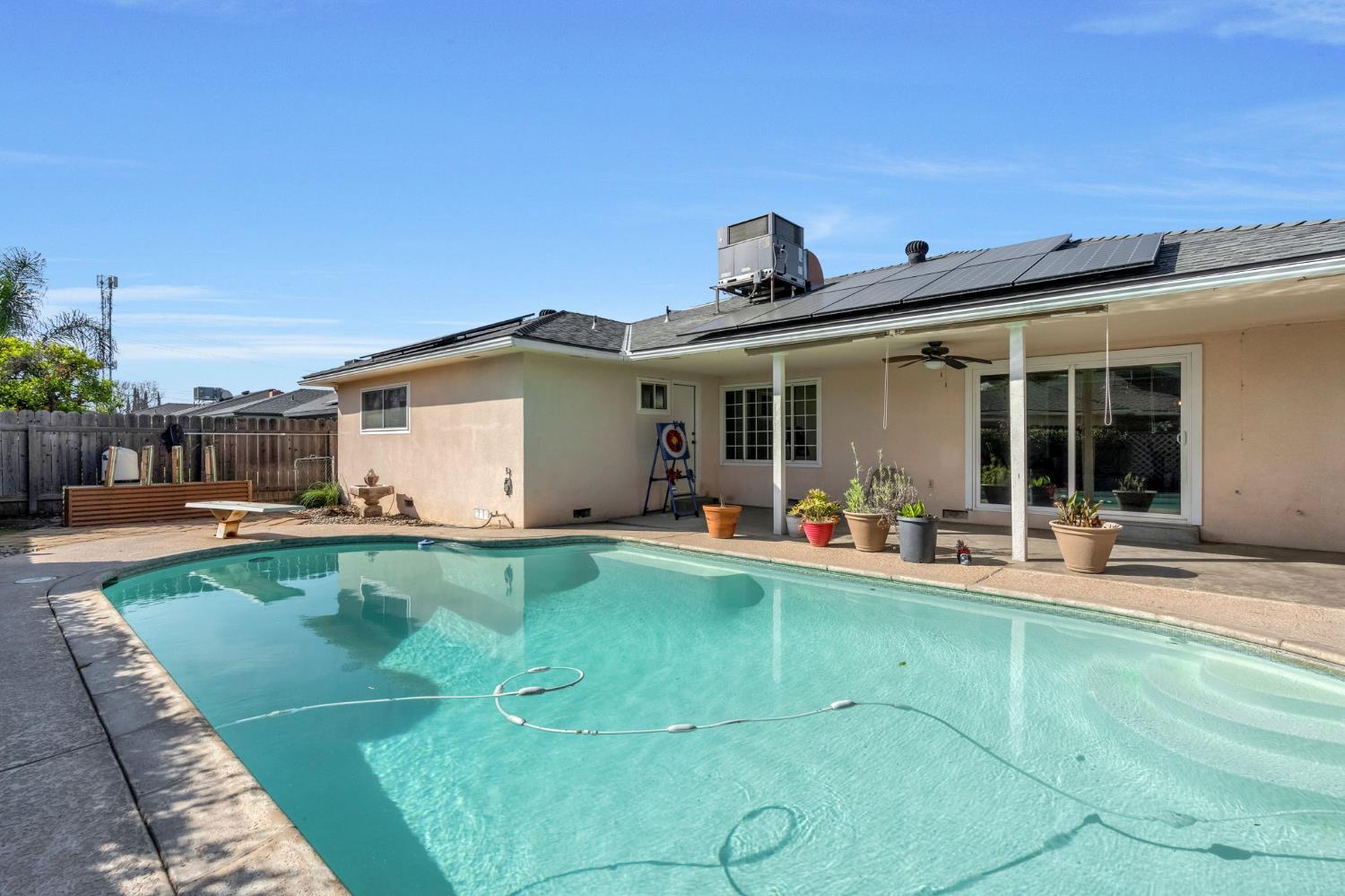 1263 E Ellery Ave, Fresno, CA 93710