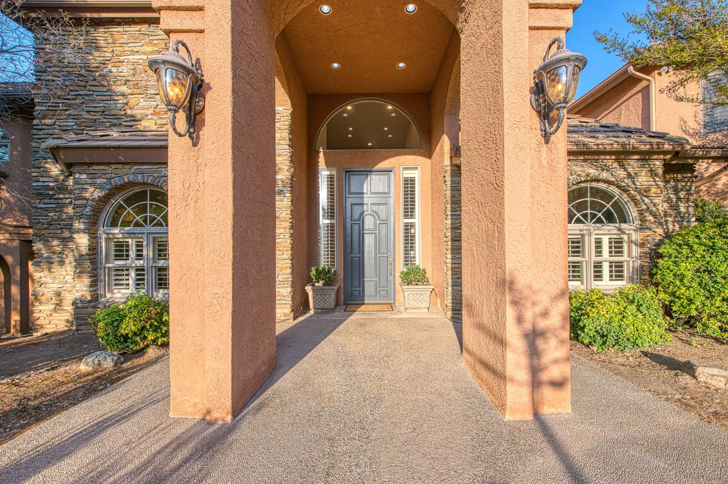 16115 Deer Path Ln, Clovis, CA 93619