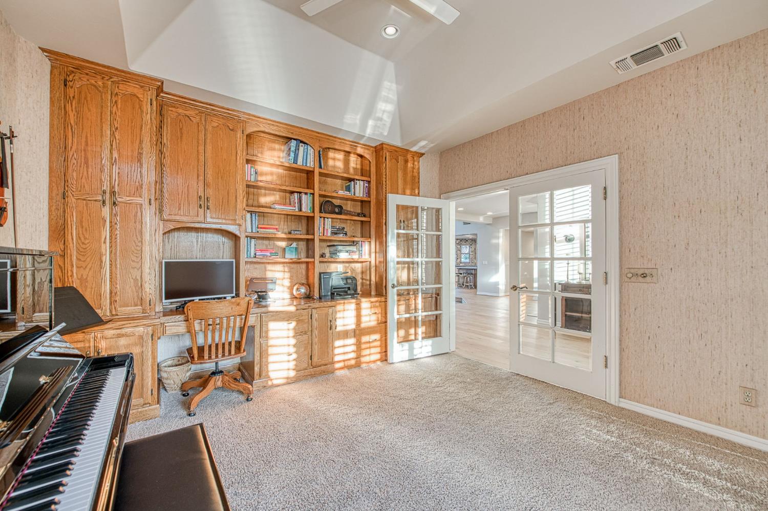 16115 Deer Path Ln, Clovis, CA 93619