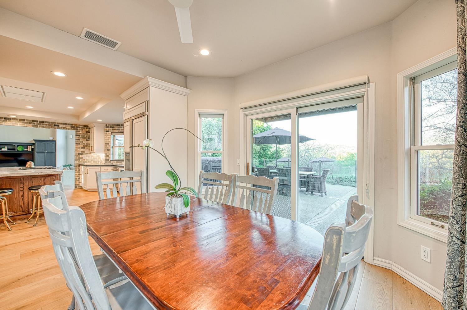 16115 Deer Path Ln, Clovis, CA 93619