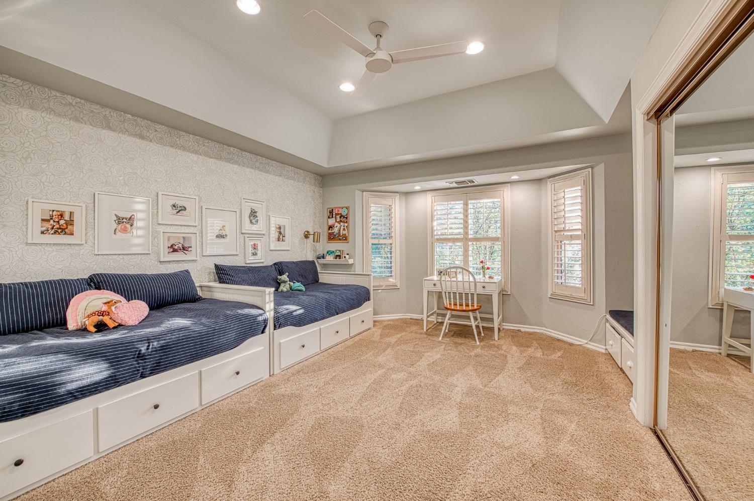 16115 Deer Path Ln, Clovis, CA 93619