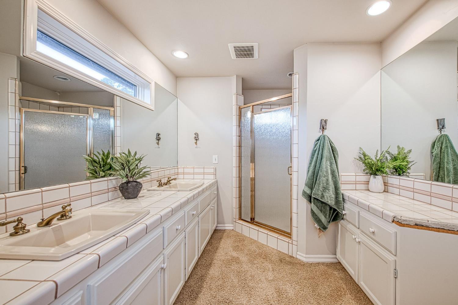 16115 Deer Path Ln, Clovis, CA 93619