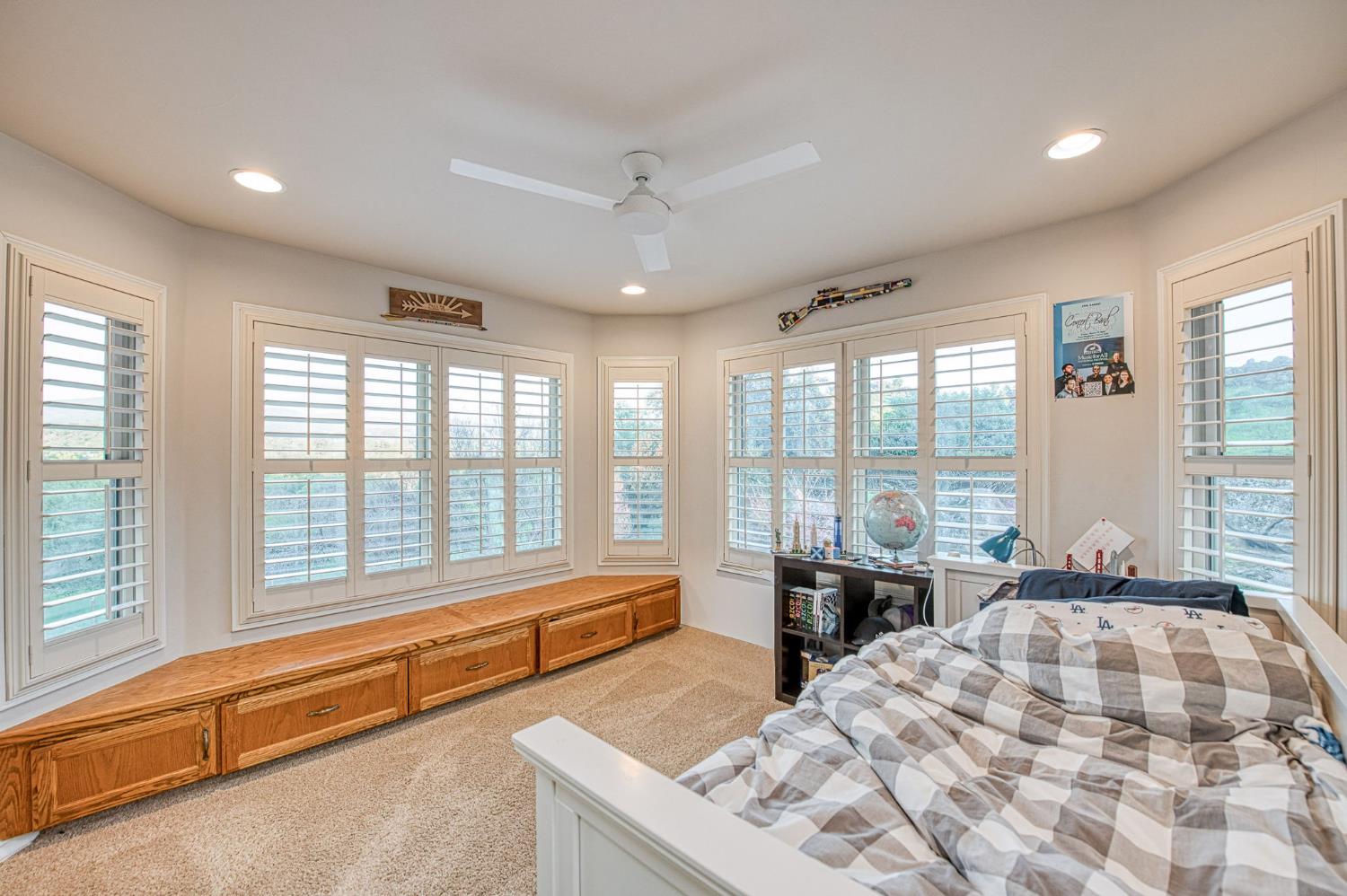 16115 Deer Path Ln, Clovis, CA 93619