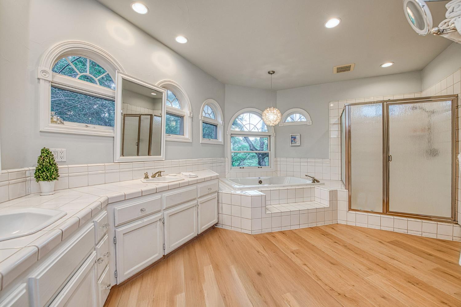 16115 Deer Path Ln, Clovis, CA 93619