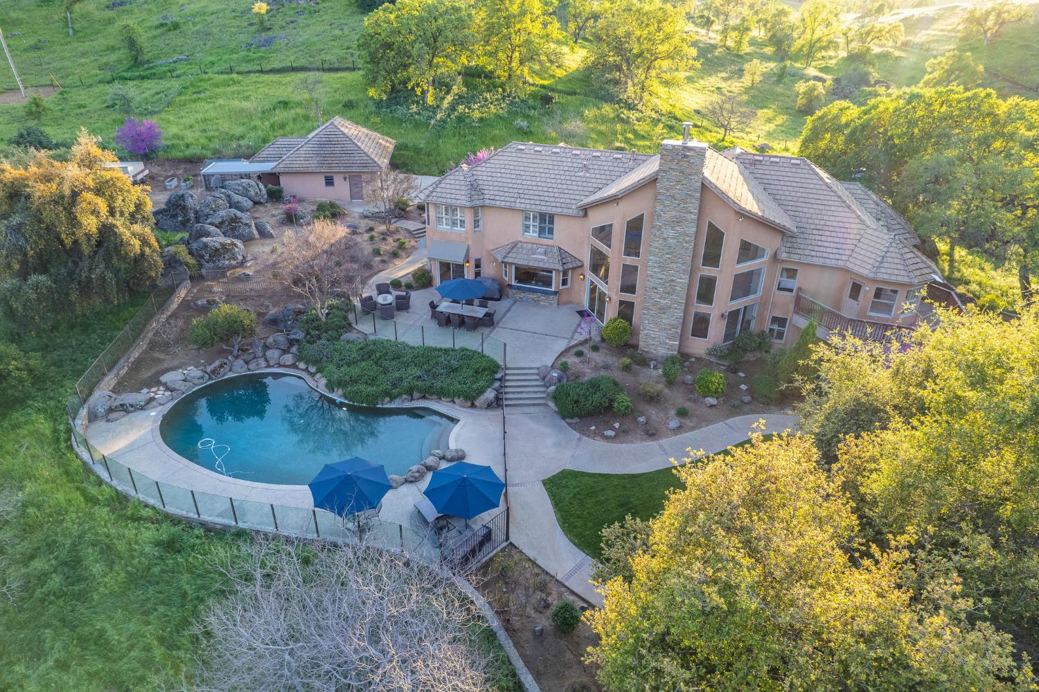 16115 Deer Path Ln, Clovis, CA 93619