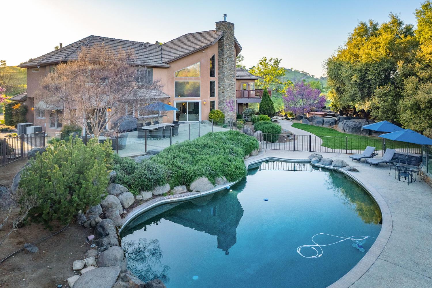 16115 Deer Path Ln, Clovis, CA 93619