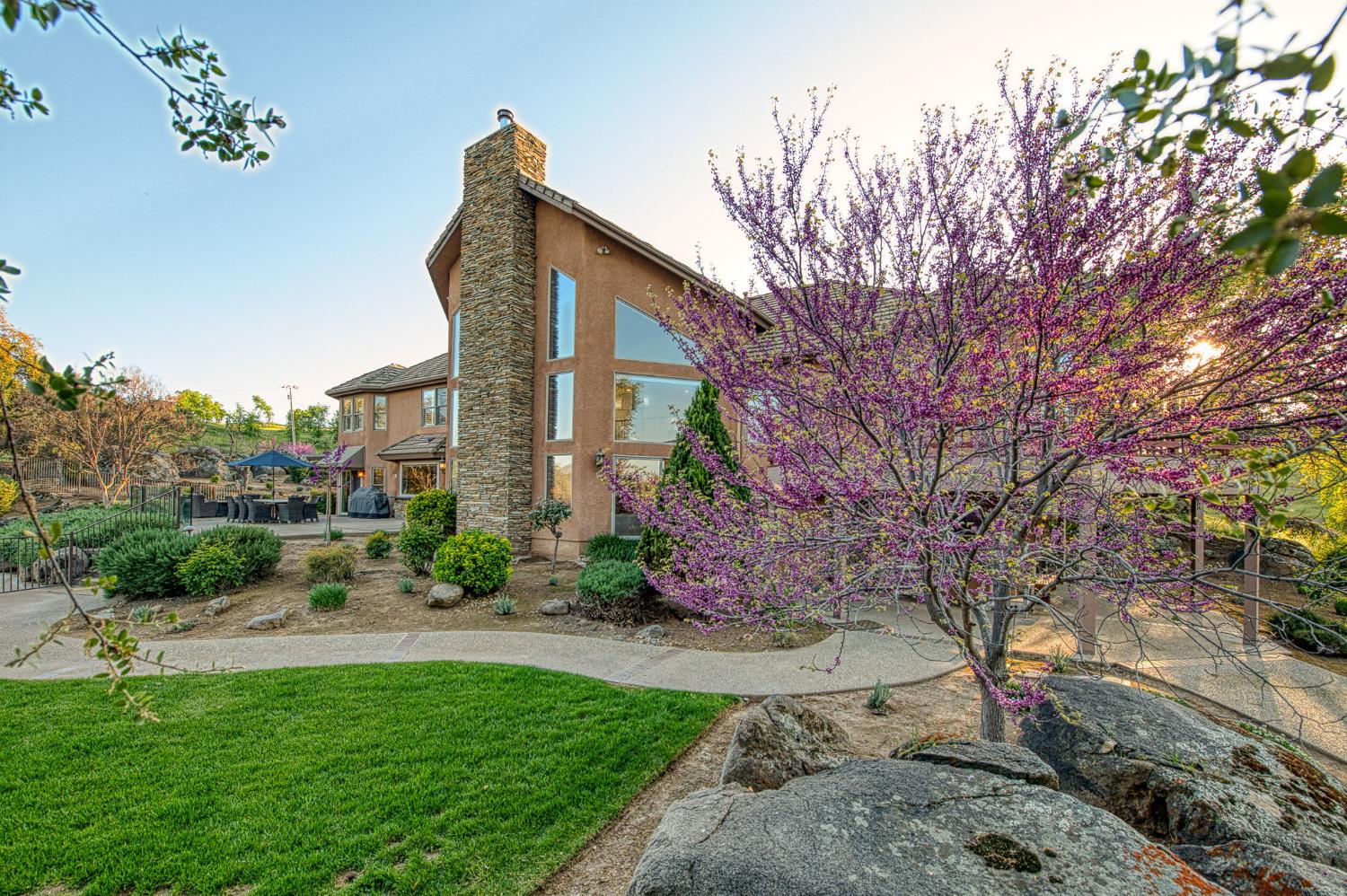 16115 Deer Path Ln, Clovis, CA 93619
