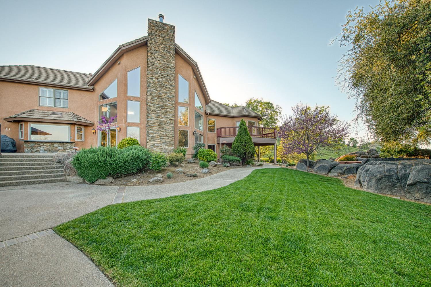 16115 Deer Path Ln, Clovis, CA 93619