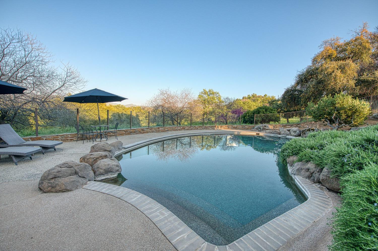 16115 Deer Path Ln, Clovis, CA 93619