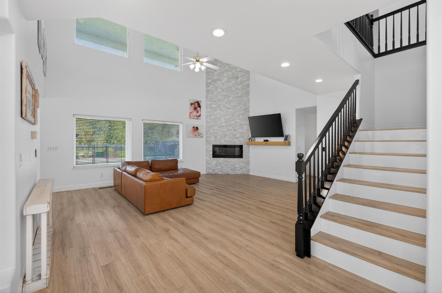 2853 Carolina Ave, Clovis, CA 93611