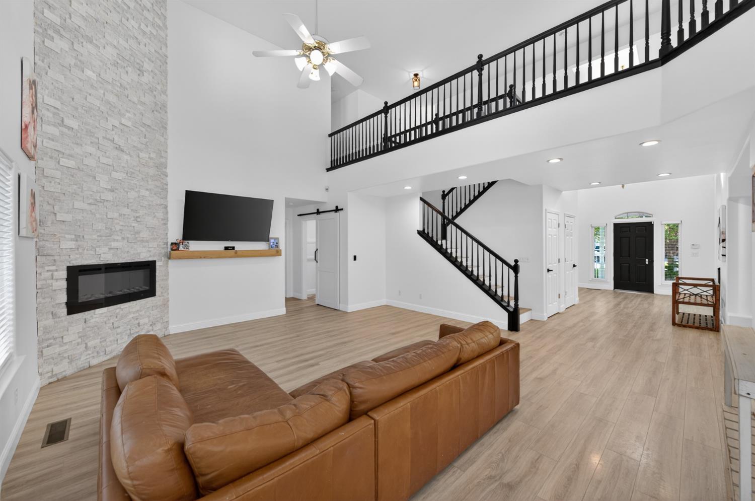 2853 Carolina Ave, Clovis, CA 93611