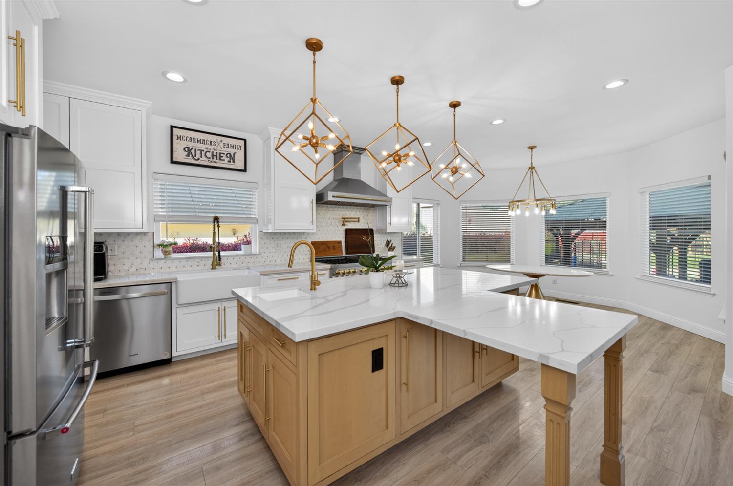 2853 Carolina Ave, Clovis, CA 93611