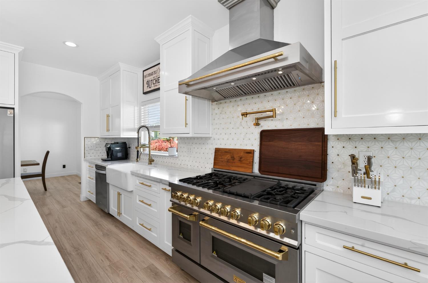 2853 Carolina Ave, Clovis, CA 93611