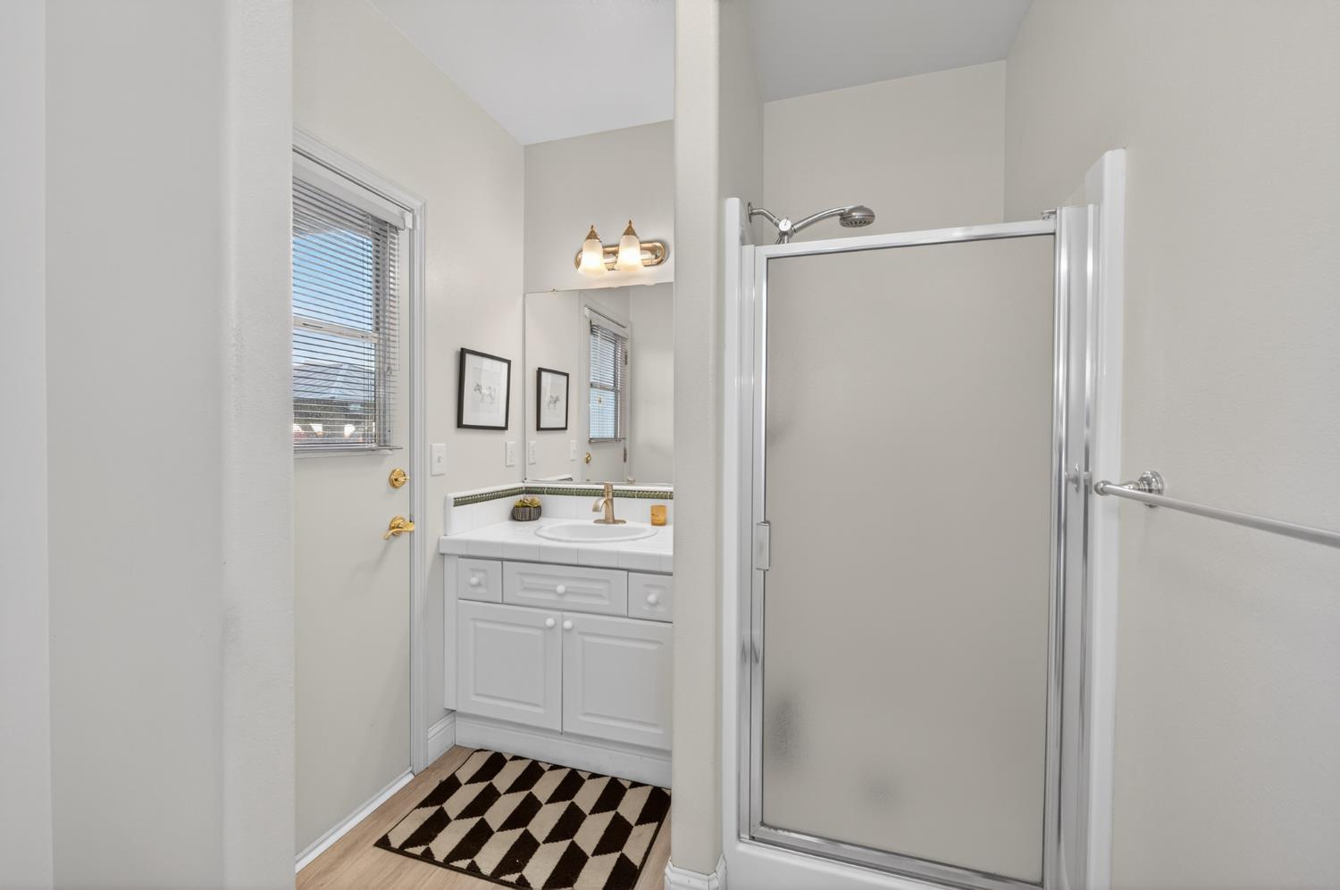 2853 Carolina Ave, Clovis, CA 93611