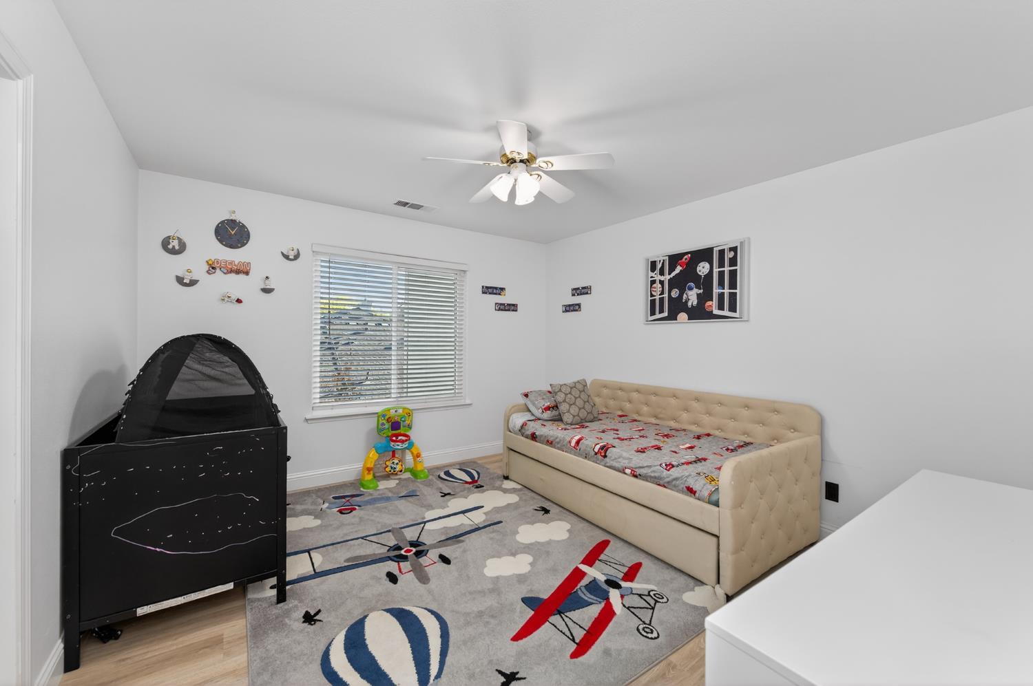 2853 Carolina Ave, Clovis, CA 93611