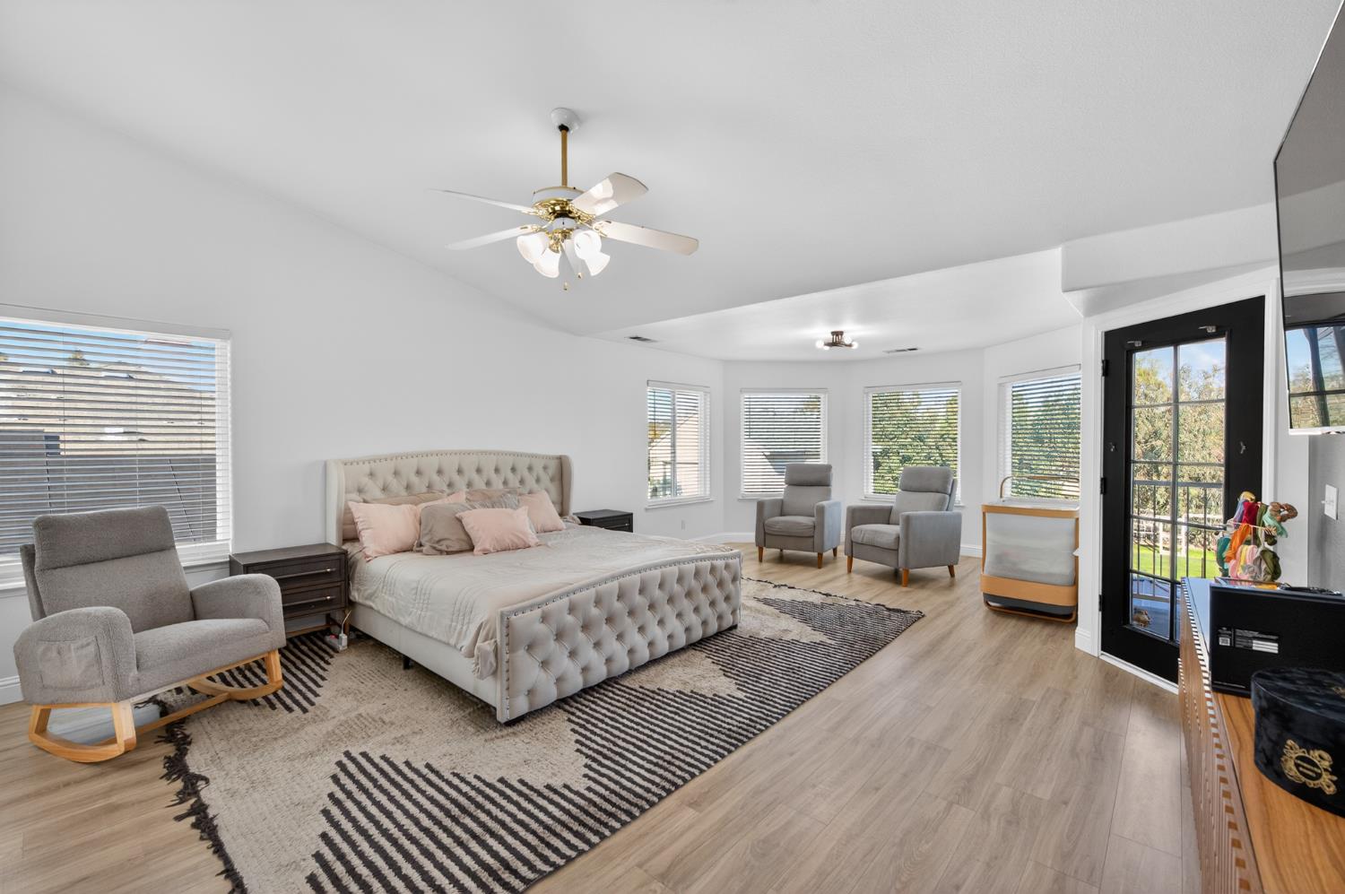 2853 Carolina Ave, Clovis, CA 93611