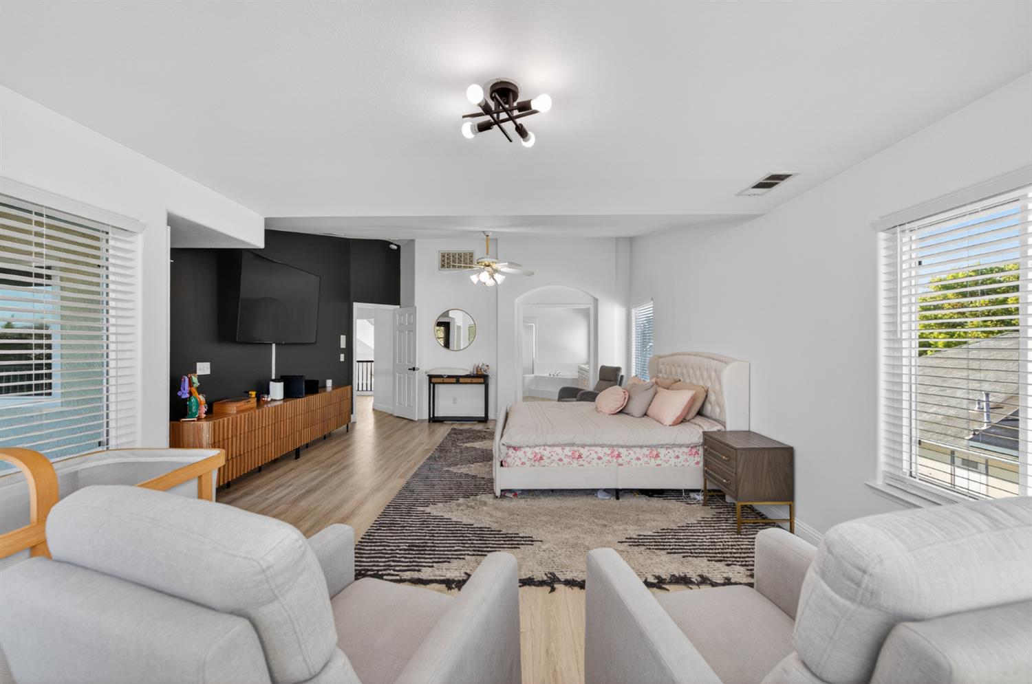 2853 Carolina Ave, Clovis, CA 93611