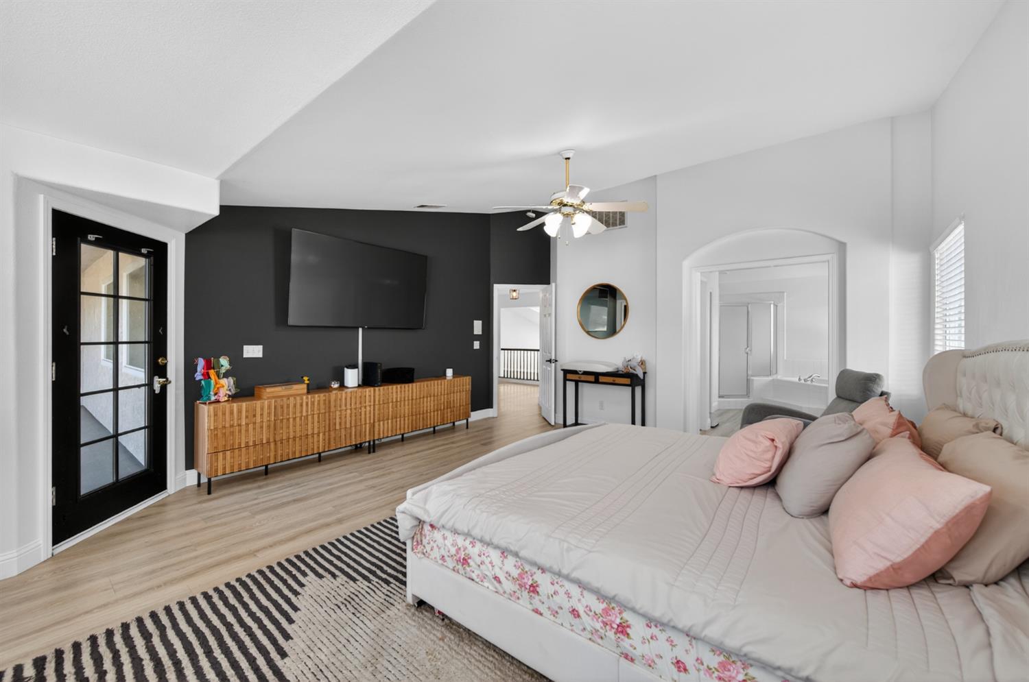 2853 Carolina Ave, Clovis, CA 93611