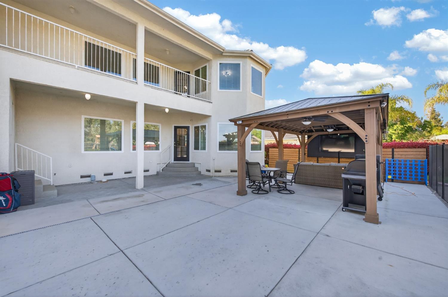 2853 Carolina Ave, Clovis, CA 93611