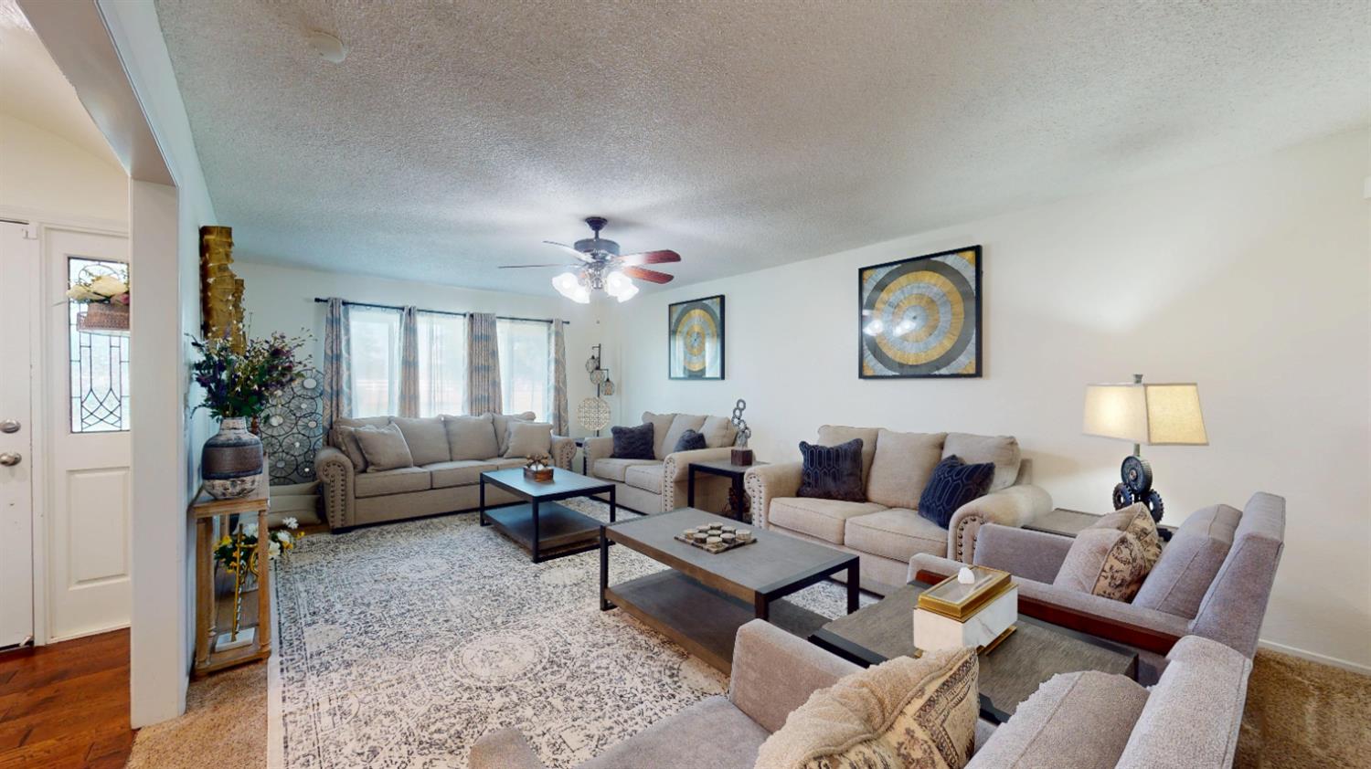 8099 E Nees Ave, Clovis, CA 93619