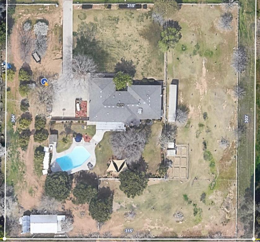 8099 E Nees Ave, Clovis, CA 93619