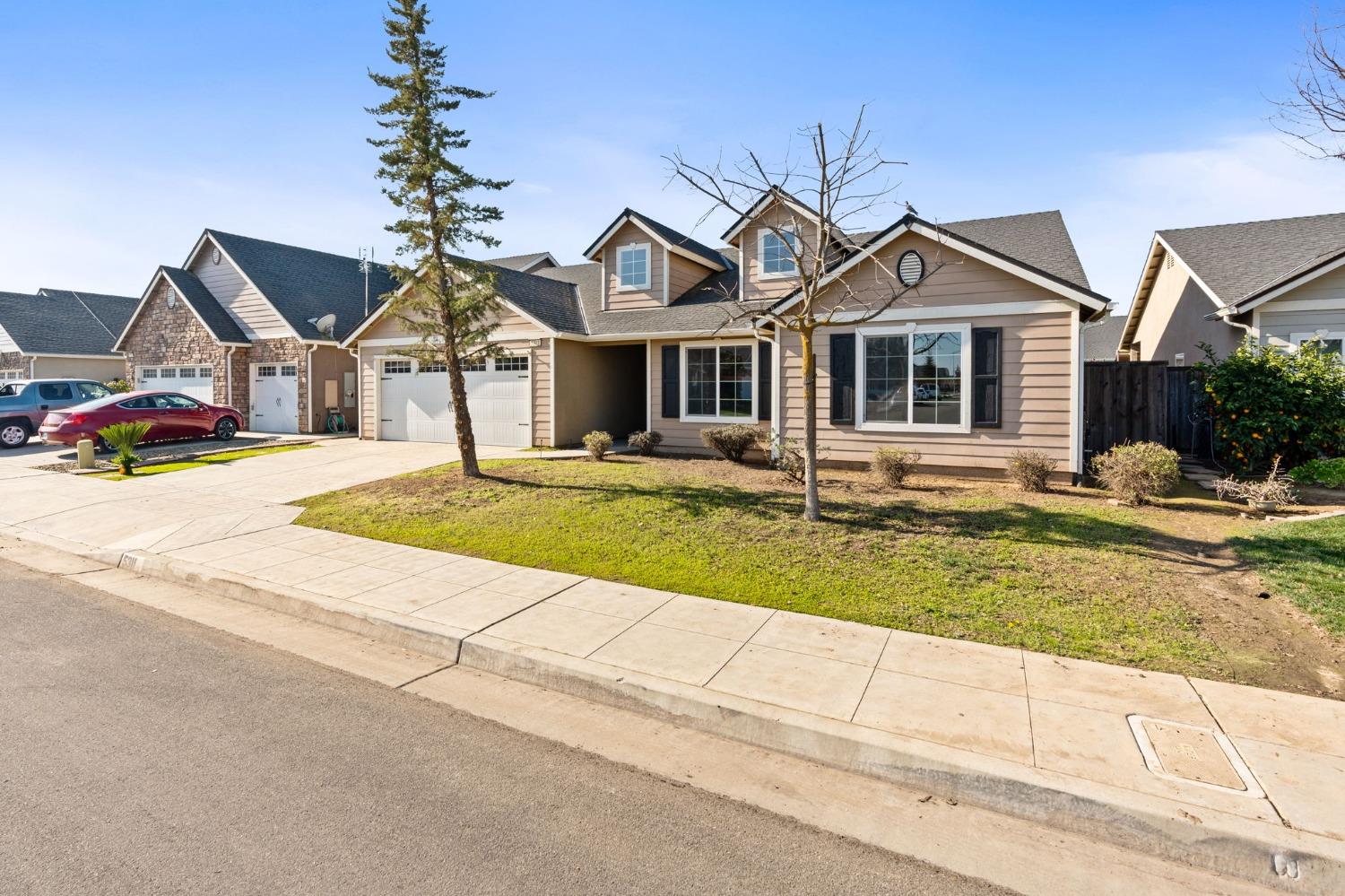 5311 N Tisha Ave, Fresno, CA 93723