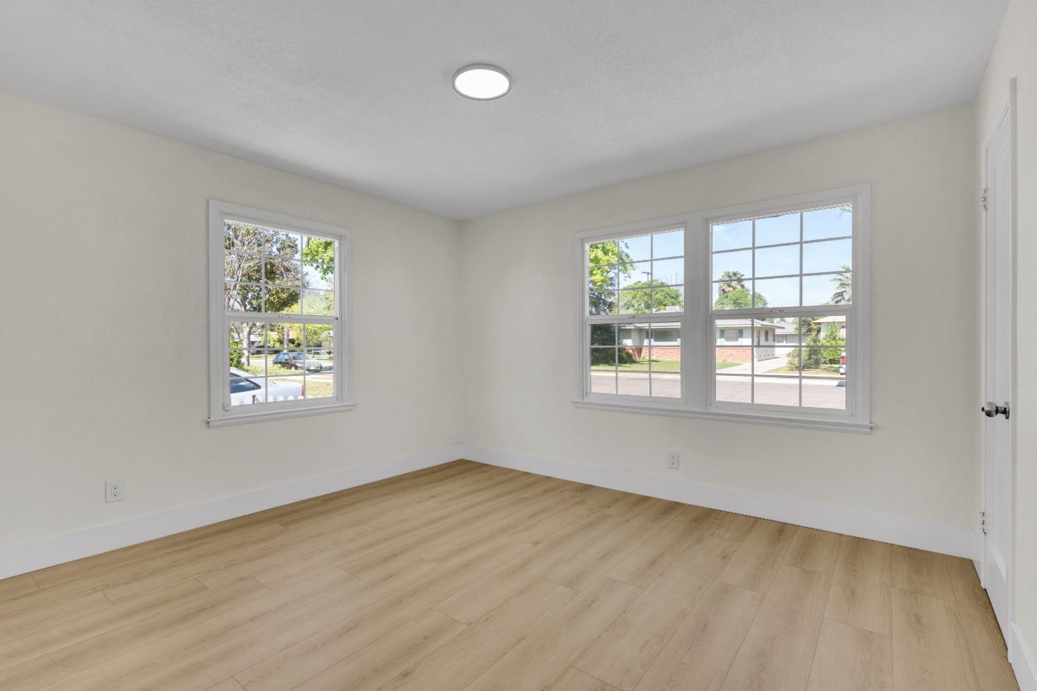 535 W Terrace Ave, Fresno, CA 93705