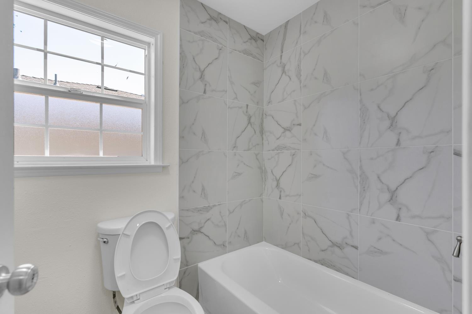 535 W Terrace Ave, Fresno, CA 93705